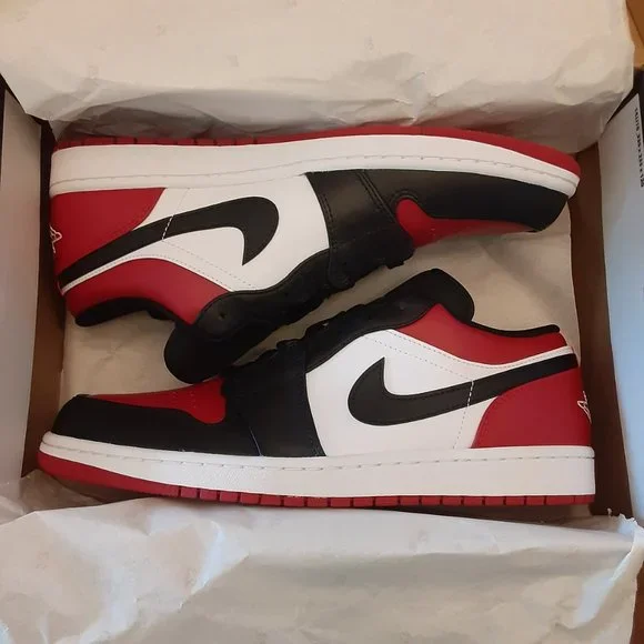 SIZE 9.5 - Nike Air Jordan 1 Low Bred Toe - 553558-612 - AUTHENTIC NEW!! - Picture 6 of 6